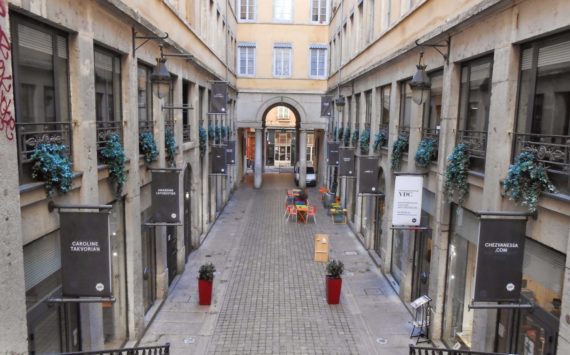 Le Village des Créateurs fête ses 20 ans : Défilé urbain et Pop-Up Store Place Bellecour