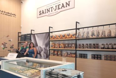 Saint Jean, le célèbre pastier français, vient d’ouvrir sa 1ère boutique à Lyon