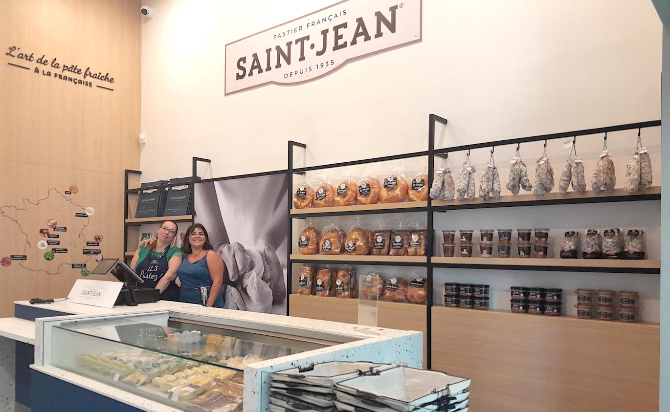 Saint Jean, le célèbre pastier français, vient d’ouvrir sa 1ère boutique à Lyon